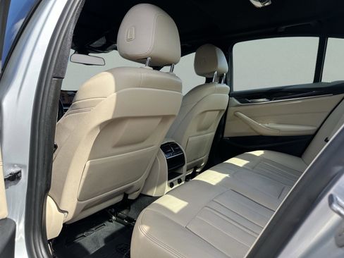 Used 2019 BMW 530i w/ Premium Package image 18