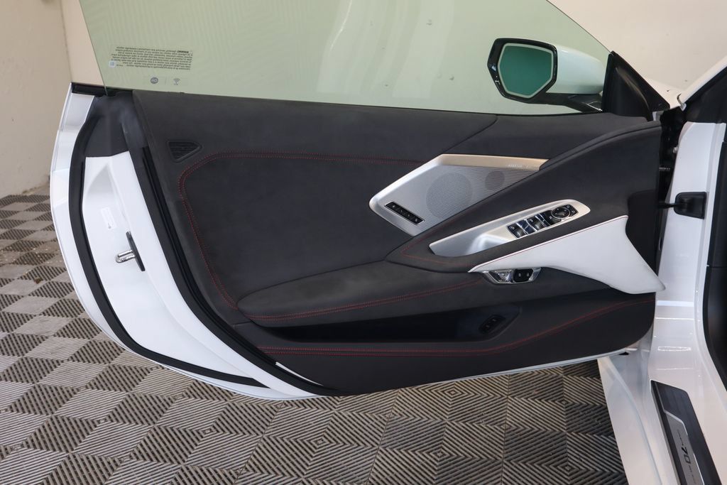 Used 2023 Chevrolet Corvette Stingray Premium Conv w/ Z51 Performance Package RWD image 13