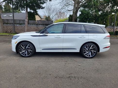 New 2026 Lincoln Aviator Black Label w/ Jet Appearance Package image 2
