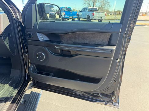 Used 2020 Ford Expedition Max Limited image 11