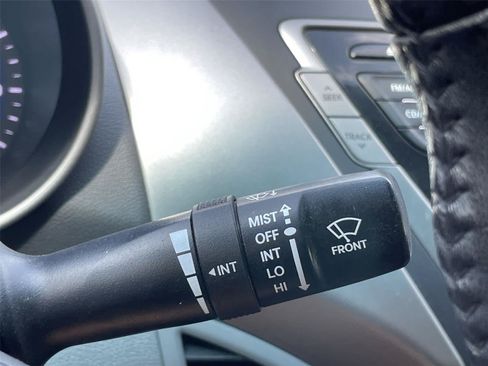 Used 2013 Hyundai Elantra Limited FWD image 21