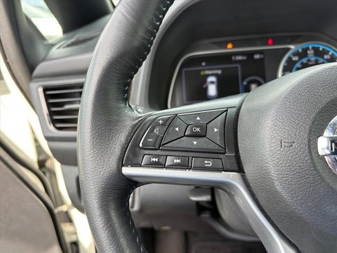 Used 2019 Nissan Leaf SV w/ SV Technology Package image 11