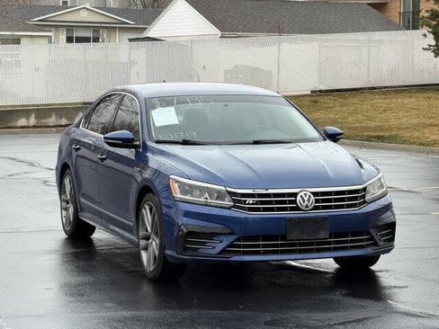 Used 2017 Volkswagen Passat 1.8T R-Line w/ R-Line Lighting Package image 2