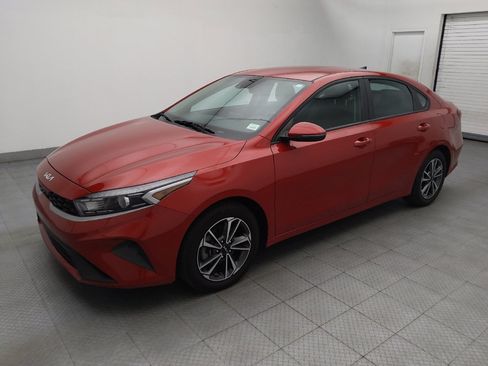 Used 2023 Kia Forte LXS w/ LXS Technology Package FWD image 2