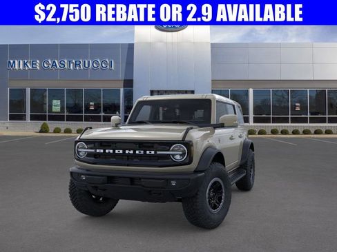 New 2025 Ford Bronco Outer Banks w/ Sasquatch Package image 2