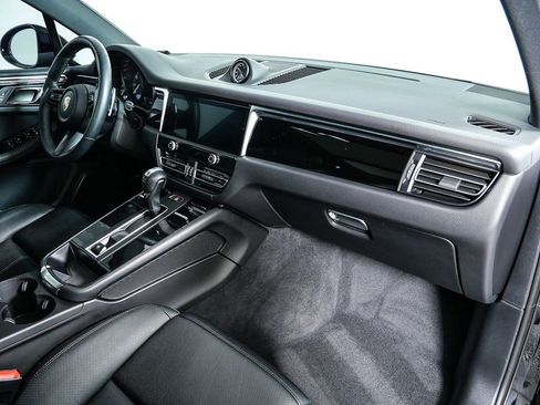 Certified 2024 Porsche Macan AWD w/ Premium Plus Package image 27