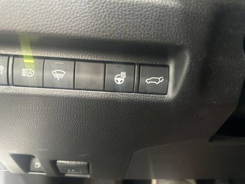 Used 2021 Toyota RAV4 XLE w/ Convenience Package AWD/4WD image 35