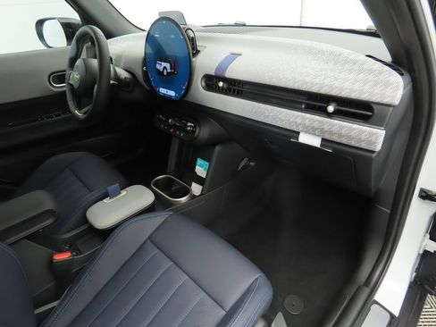 Used 2026 MINI Cooper 4-Door Hardtop FWD image 23