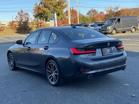 Certified 2022 BMW 330i xDrive Sedan w/ Driving Assistance Package image 5