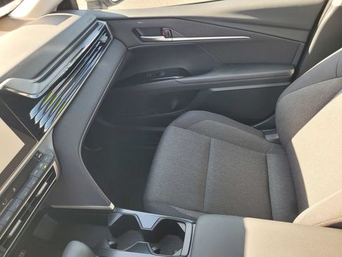Used 2025 Toyota Camry LE FWD image 12