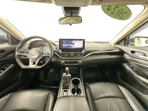 Used 2024 Nissan Altima 2.5 SR w/ SR Premium Package image 3