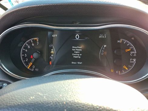 Used 2019 Jeep Grand Cherokee Altitude image 26