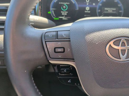 Used 2025 Toyota Camry XLE FWD image 14