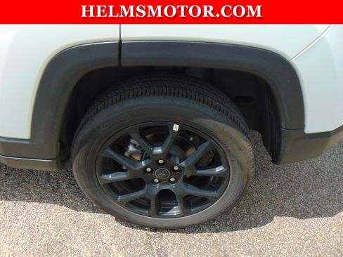 Certified 2025 Jeep Compass Latitude w/ Convenience Group AWD/4WD image 13