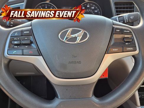 Used 2018 Hyundai Elantra SE FWD image 15