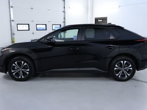 Used 2024 Toyota bZ4X XLE image 4