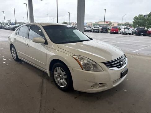 Used 2010 Nissan Altima 2.5 S FWD image 8