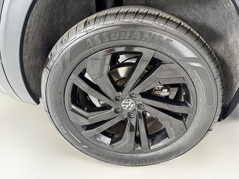 Used 2023 Volkswagen Atlas SE w/ Panoramic Sunroof Package FWD image 32