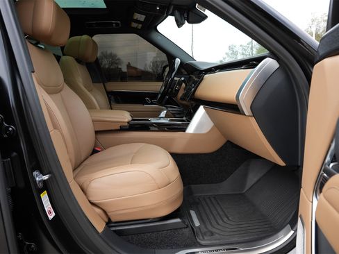 Used 2025 Land Rover Range Rover Long Wheelbase Autobiography image 26