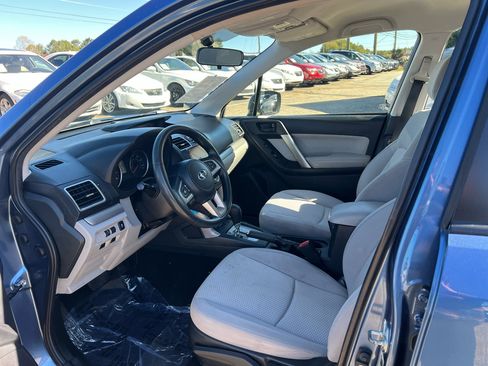 Used 2017 Subaru Forester 2.5i w/ Alloy Wheel Package image 23
