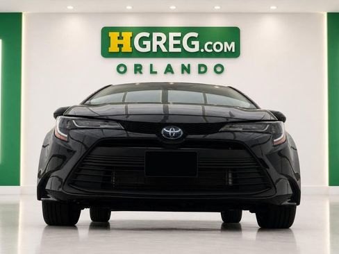 Used 2025 Toyota Corolla LE FWD image 10