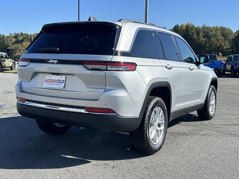 New 2025 Jeep Grand Cherokee Laredo X image 7