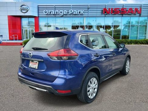 Used 2018 Nissan Rogue S AWD/4WD image 2