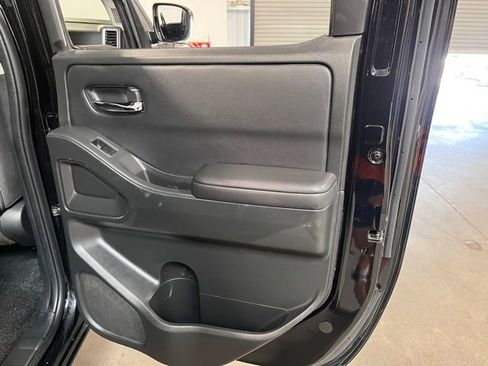 Used 2024 Nissan Frontier SV AWD/4WD image 15