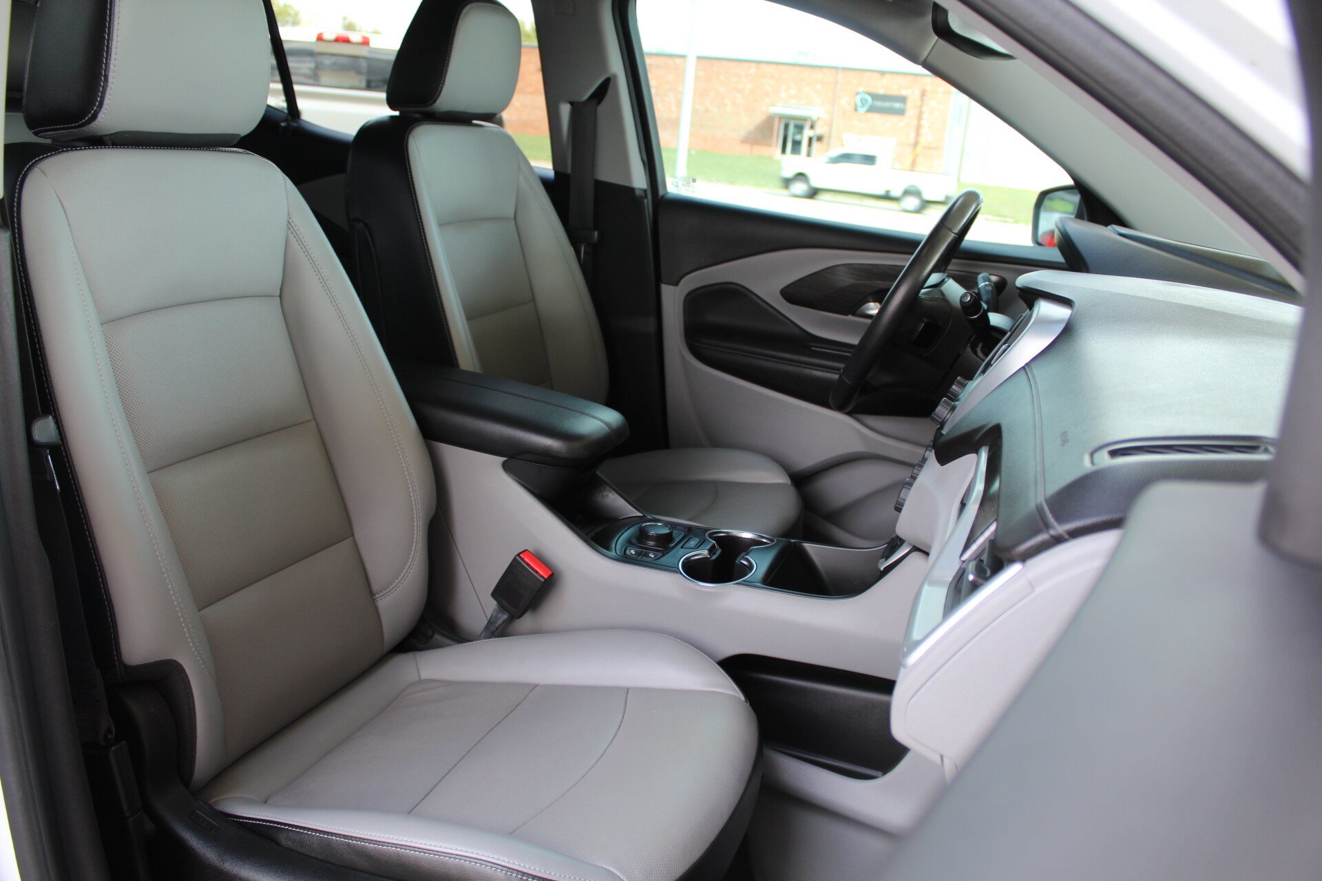 Used 2022 GMC Terrain SLT w/ Tech Package FWD image 13