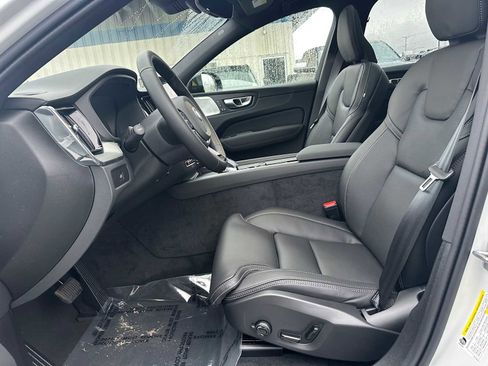 New 2026 Volvo XC60 B5 Ultra w/ Climate Package image 19