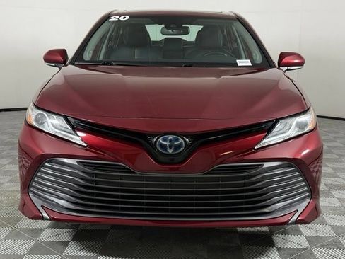 Used 2020 Toyota Camry XLE w/ Sunroof Package FWD image 11