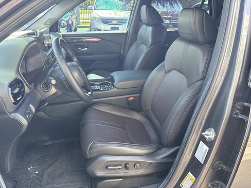 Used 2025 Honda Pilot Black Edition image 22