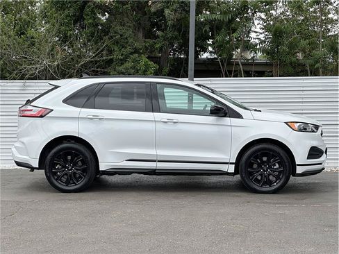 Used 2024 Ford Edge SE w/ Black Appearance Package AWD/4WD image 9