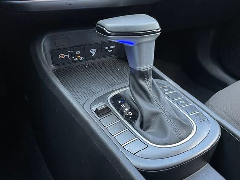 Used 2025 Hyundai Kona SEL FWD image 21