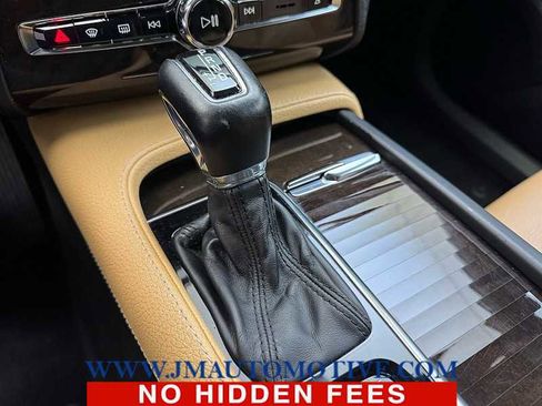 Used 2017 Volvo XC90 T6 Momentum w/ Vision Package image 32