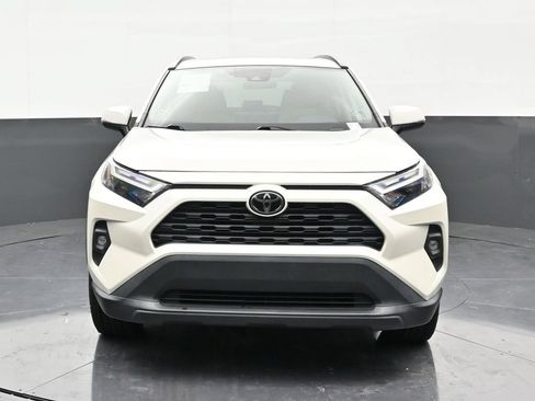 Used 2022 Toyota RAV4 XLE Premium FWD image 8