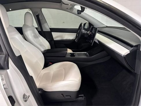 Used 2021 Tesla Model Y Long Range image 15