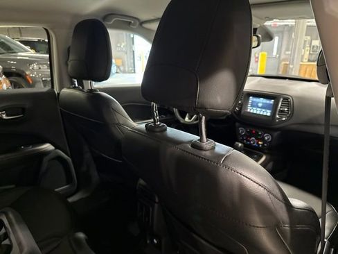 Used 2020 Jeep Compass Latitude FWD image 24