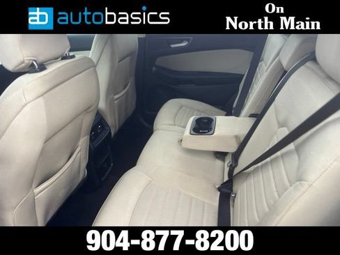 Used 2019 Ford Edge SE FWD image 18