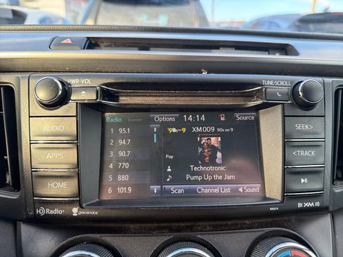 Used 2016 Toyota RAV4 LE image 25