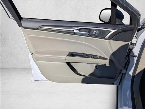 Used 2019 Ford Fusion SEL image 23