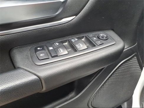Used 2021 RAM 1500 Big Horn image 12