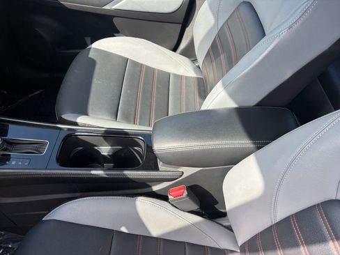 Used 2023 Nissan Kicks SR w/ SR Premium Package FWD image 26