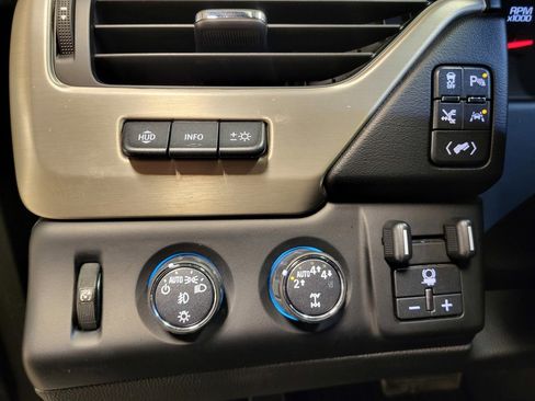 Used 2019 GMC Yukon Denali w/ Denali Ultimate Package image 38