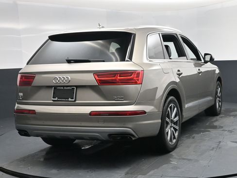 Used 2017 Audi Q7 3.0T Premium Plus image 10