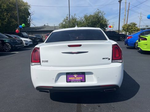 Used 2023 Chrysler 300 S image 4