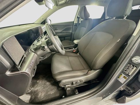 Used 2025 Hyundai Kona SEL FWD image 13
