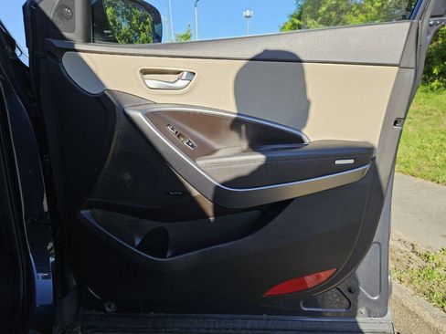 Used 2018 Hyundai Santa Fe Sport image 17