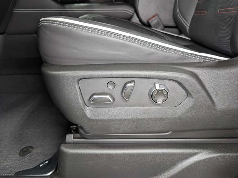 Certified 2025 GMC Yukon AT4 Ultimate AWD/4WD image 42