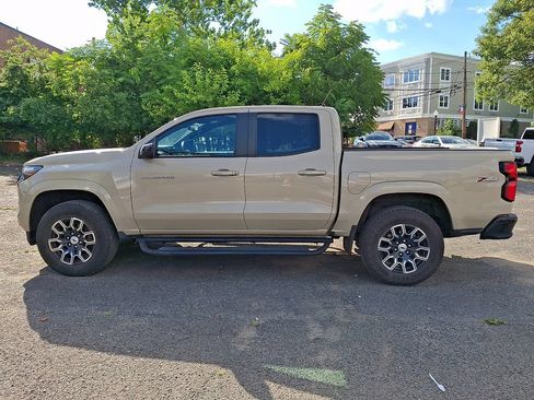 Used 2023 Chevrolet Colorado Z71 w/ Z71 Convenience Package 2 AWD/4WD image 4